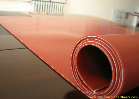 Gulungan Lembaran Lembaran Silicone Silinder Lembut Merah Tua Diperkuat Untuk Masukkan Fabric 1PLY